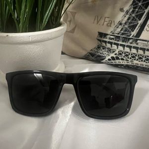 NWOT- Fashion sunglasses